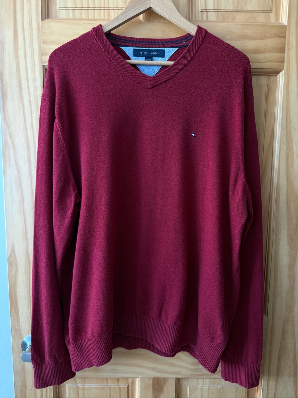 Tommy Hilfiger Men's V-Neck Sweater in Wine Red
